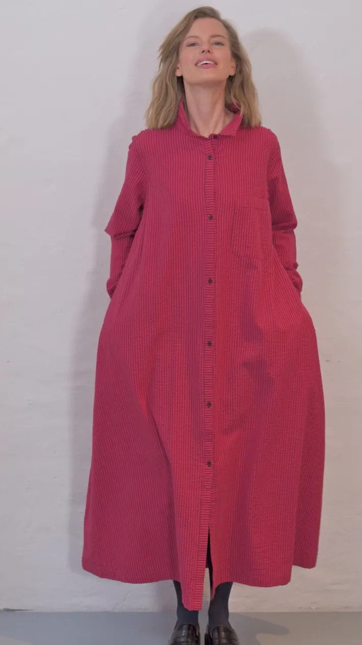 danapril_ls_searsucker_dr_10.webp Danapril LS Searsucker Dress Dark Bordeaux/Power Pink