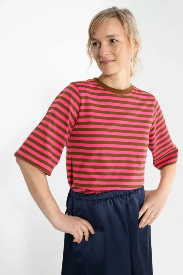 Danebasic Glad Tee Tobacco/Bright Pink