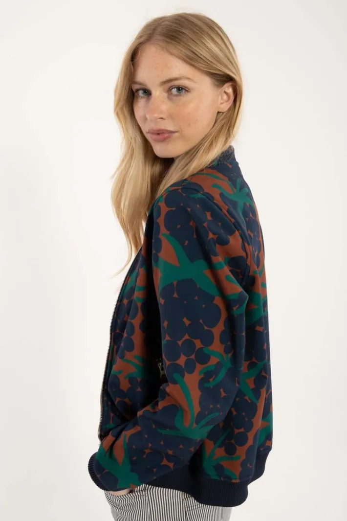 danebea_softshell_bomber__2.webp Danebea Softshell Bomber Rust BIG BERRIES