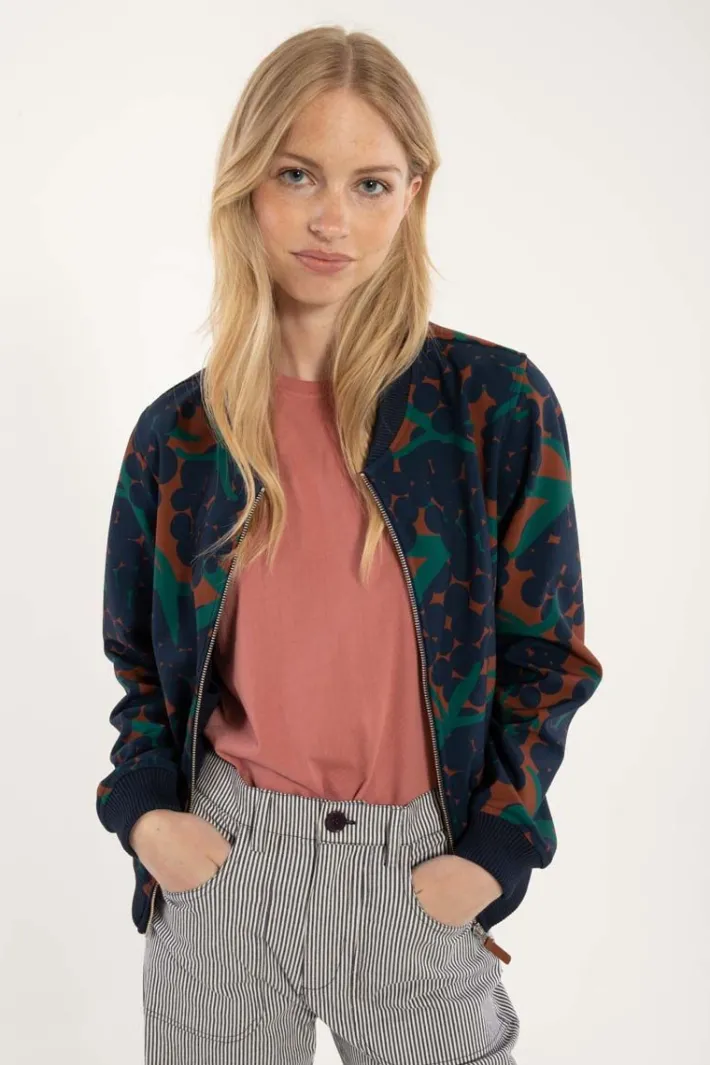 danebea_softshell_bomber__3.webp Danebea Softshell Bomber Rust BIG BERRIES