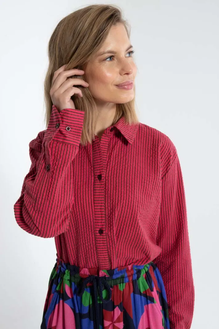 daneclassic_searsucker_sh_1.webp Daneclassic Searsucker Shirt Dark Bordeaux/Power Pink