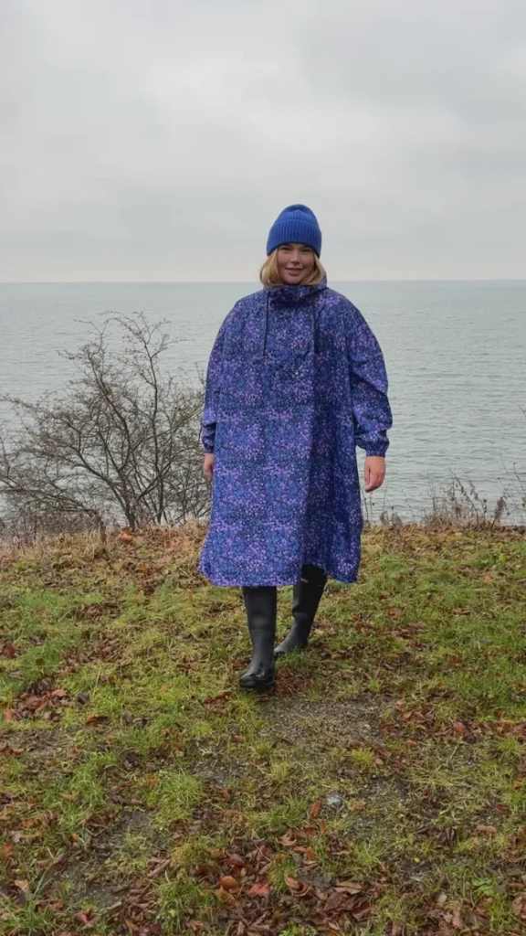 Danedream Drops Rain Poncho Dark Navy BERRYGOOD