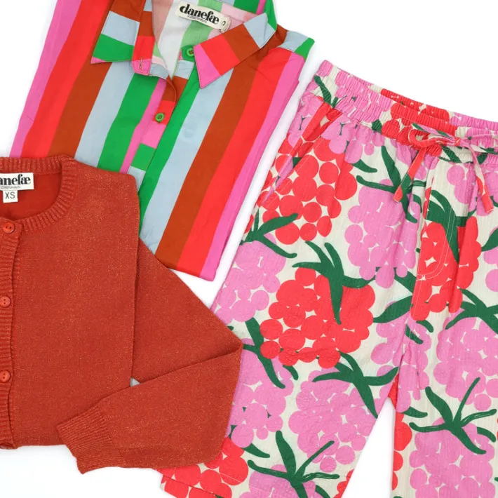 danegames_searsucker_shor_5.webp Danegames Searsucker Shorts Super Pink/Bright Red MAXIBERRY