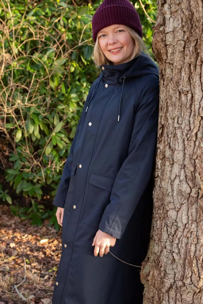 danegarden_raincoat_dark__1-1.webp Danegarden Raincoat Dark Navy