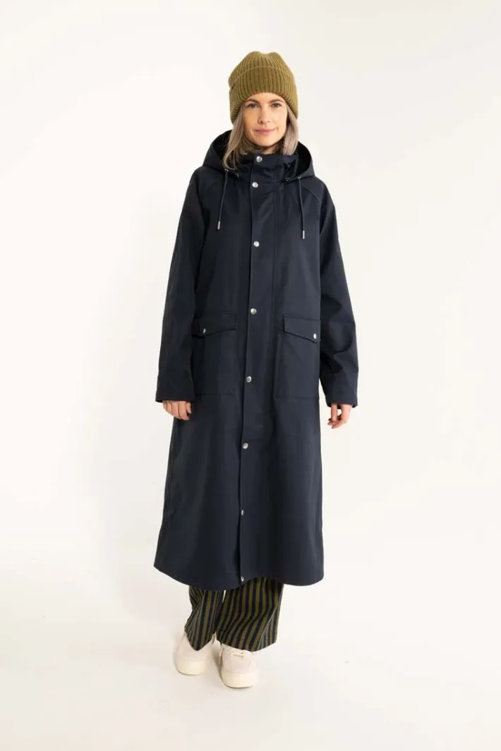 danegarden_raincoat_dark__4-1.webp Danegarden Raincoat Dark Navy