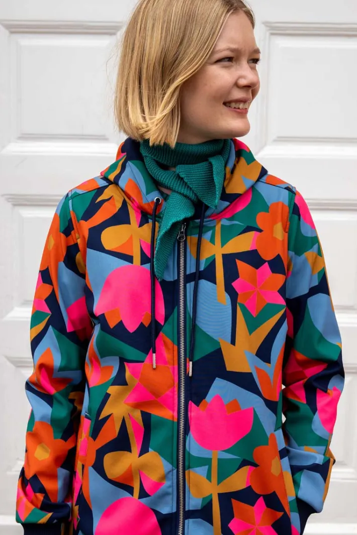 danekarla_softshell_dk_na_1.webp Danekarla Softshell Dk Navy GEOFLEUR