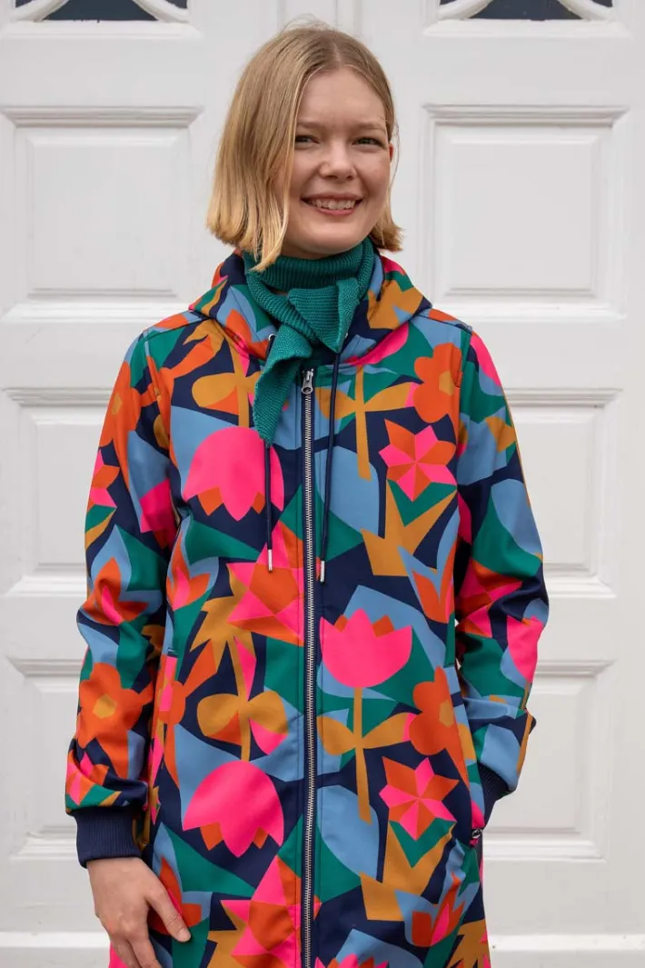 danekarla_softshell_dk_na_2.webp Danekarla Softshell Dk Navy GEOFLEUR