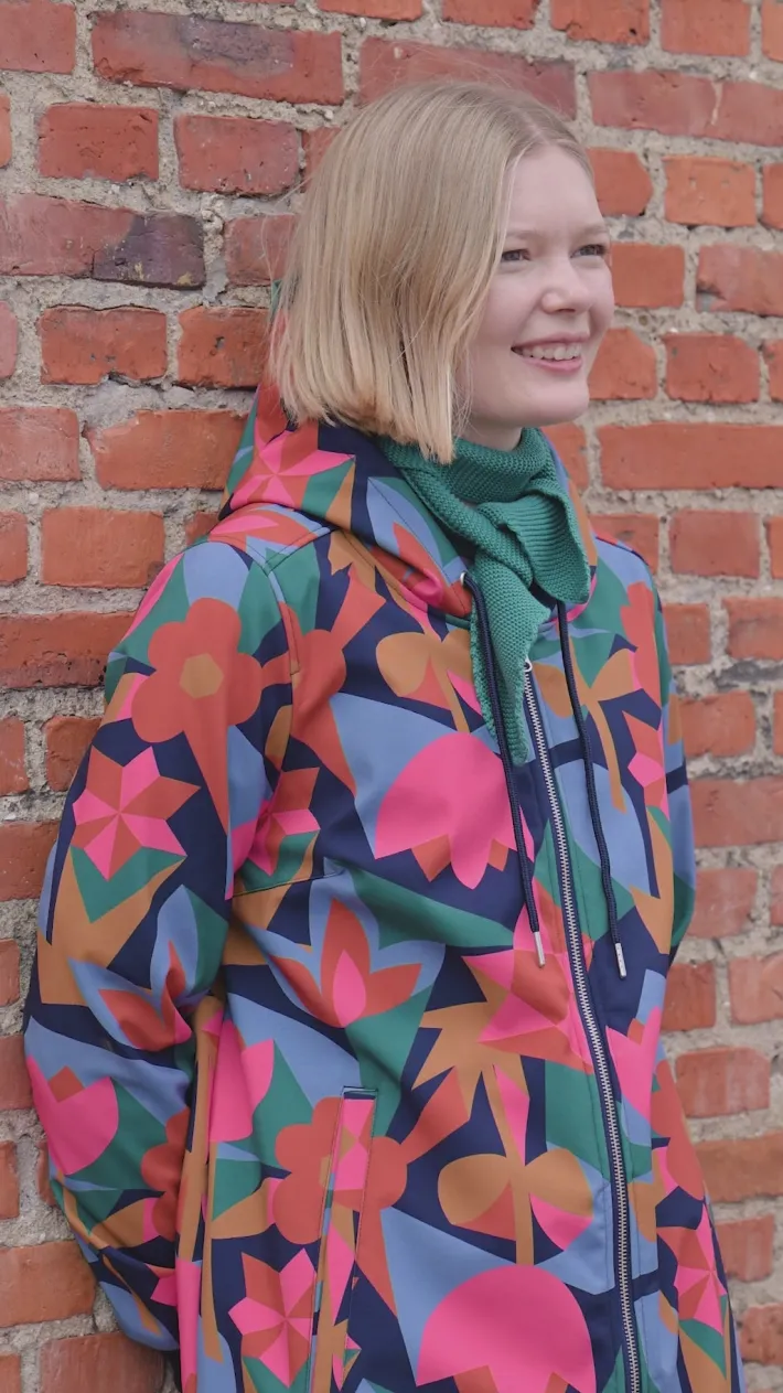 danekarla_softshell_dk_na_7.webp Danekarla Softshell Dk Navy GEOFLEUR