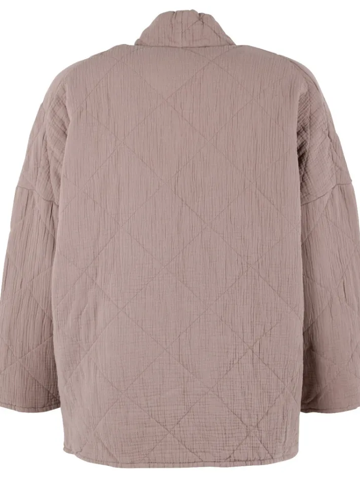 danekatrin_quilt_jacket_b_2.webp Danekatrin Quilt Jacket Beige Rose
