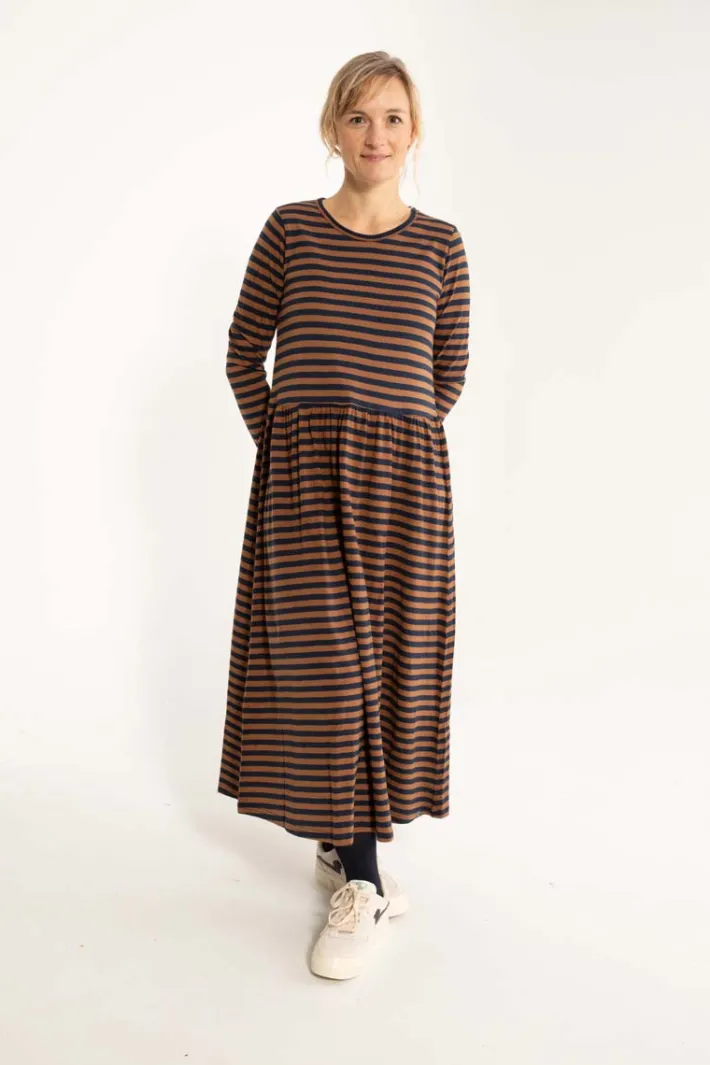 danekroeyer_modal_ls_dres_4.webp Danekroeyer Modal LS Dress Tobacco/Dark Navy