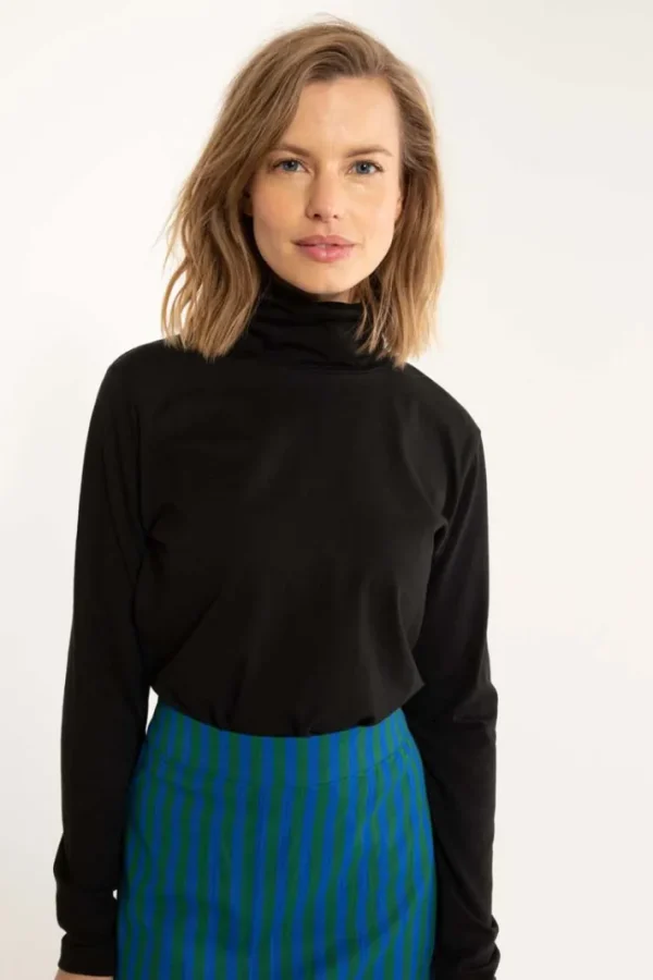 Danemanna Modal Rollneck Tee Black