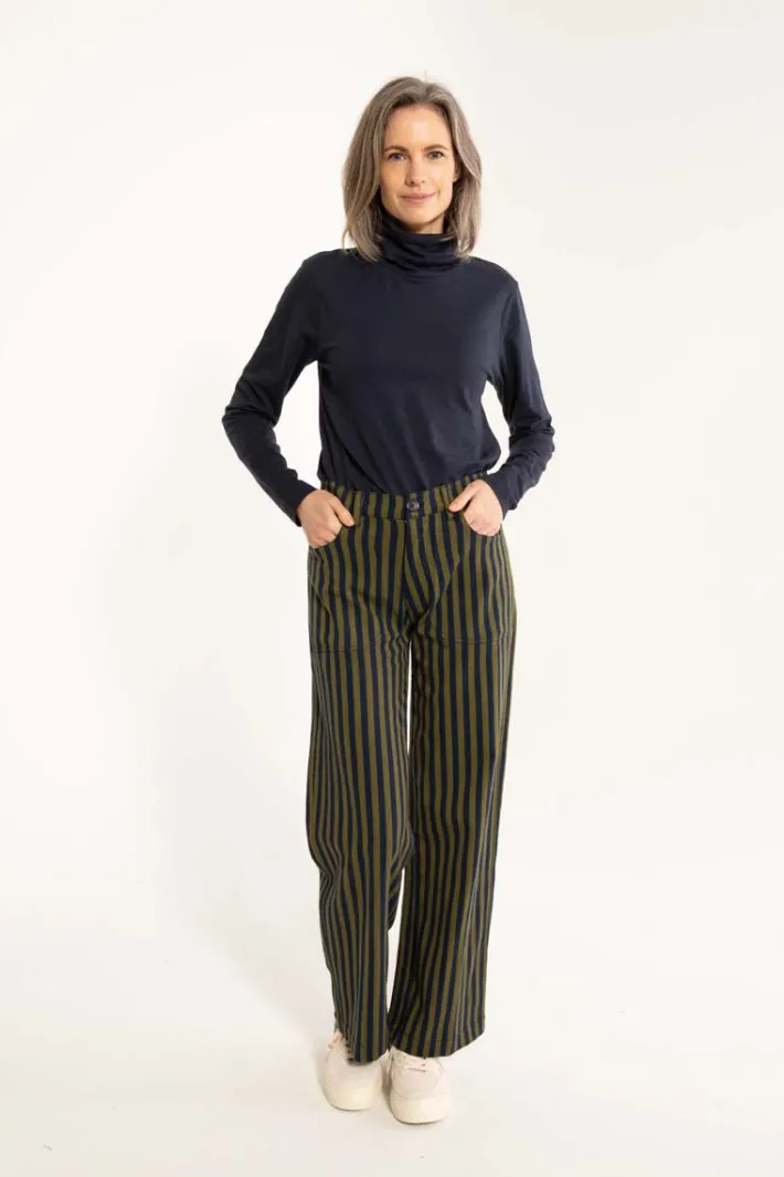 danemanna_modal_rollneck__1-2.webp Danemanna Modal Rollneck Tee Dark Navy