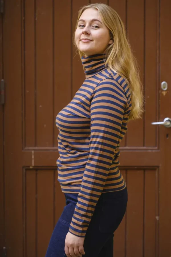 Danemanna Modal Rollneck Tee Tobacco/Dark Navy