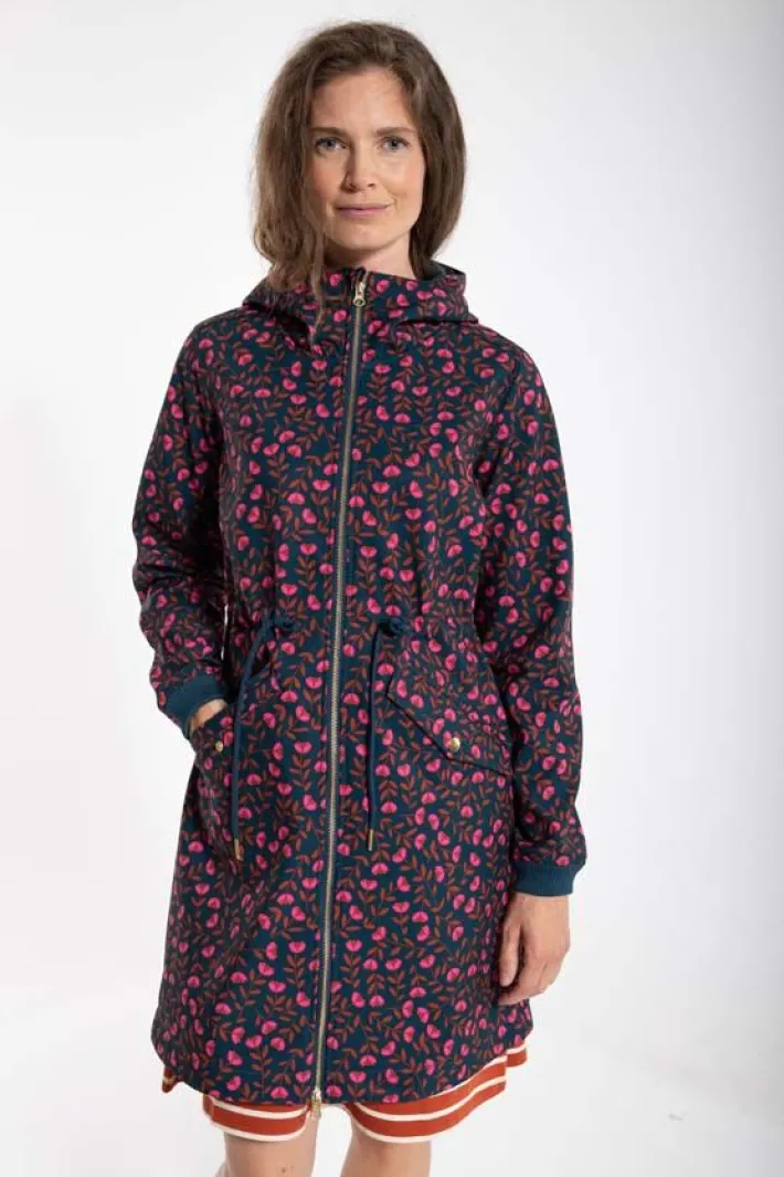 danemarianne_softshell_du_7.webp Danemarianne Softshell Dusty Navy FLEURI