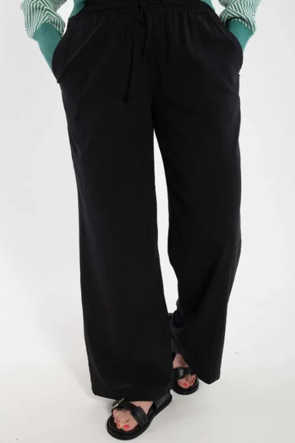 Danenynne Seersucker Pants Black