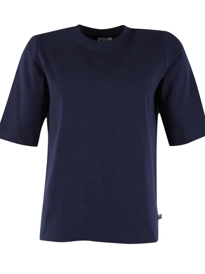 danepixi_tee_deep_navy_1.webp Danepixi Tee Deep Navy