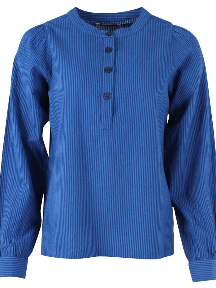 danesanna_searsucker_shir_3.webp Danesanna Searsucker Shirt Deep Marine/Klein Blue