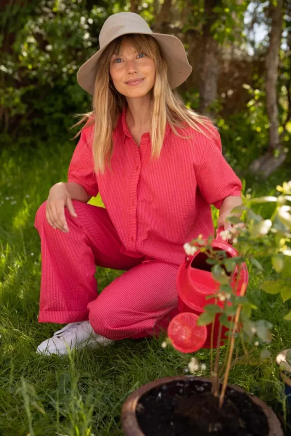 Danesyren SS Searsucker Shirt Super Pink/Bright Red
