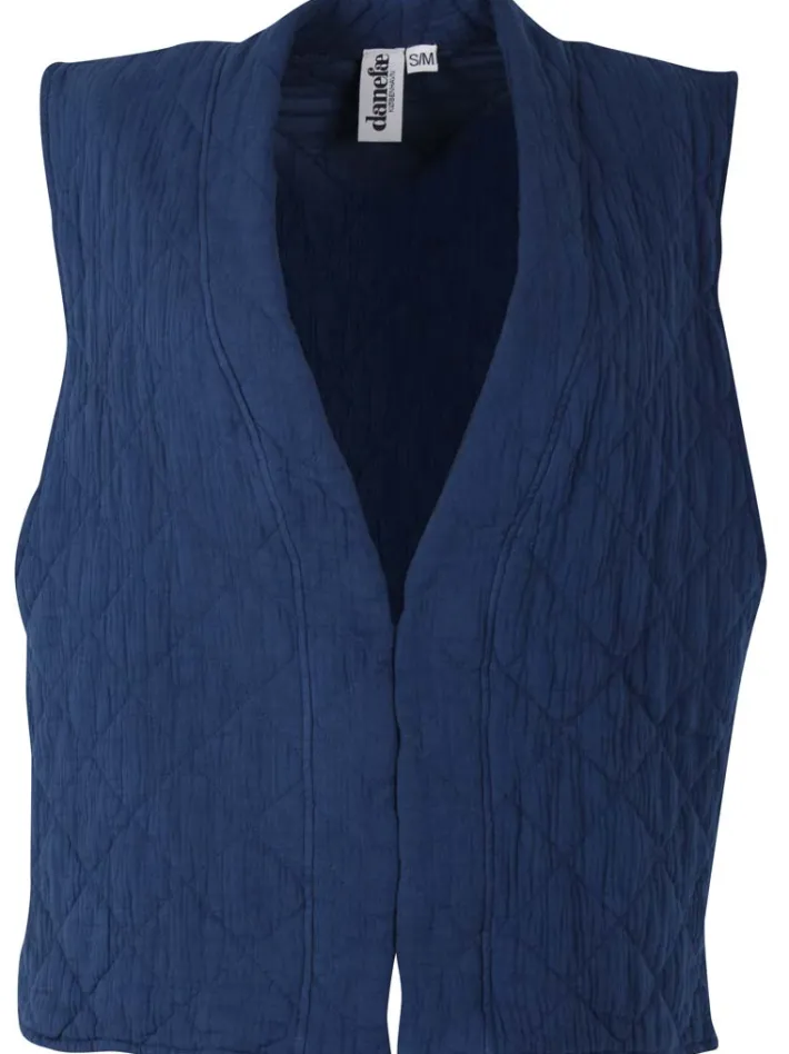 danevibeke_quilt_vest_dee_1.webp Danevibeke Quilt Vest Deep Blue