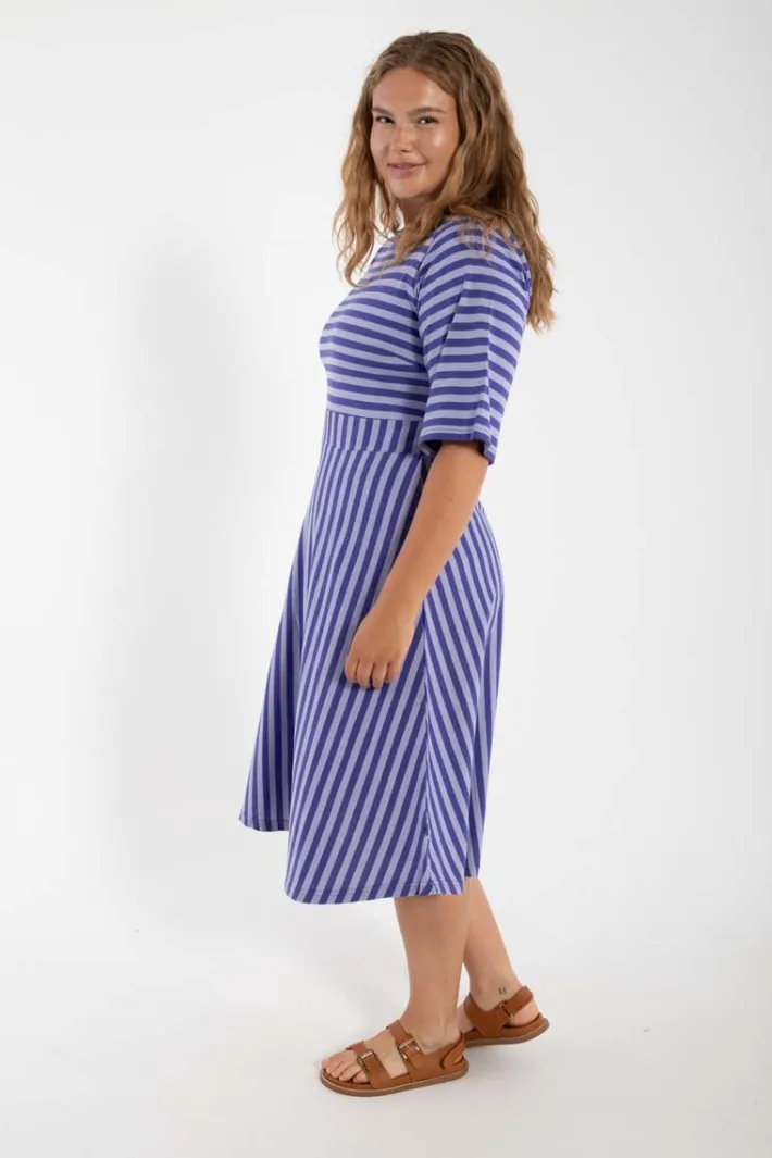 daneviborg_flat_modal_dre_1.webp Daneviborg Flat Modal Dress Cold Purple/Lilla