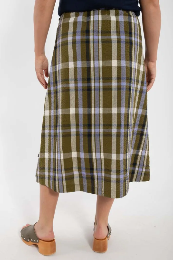 danevisit_searsucker_skir_1-1.webp Danevisit Searsucker Skirt Olive WOVENCHECK