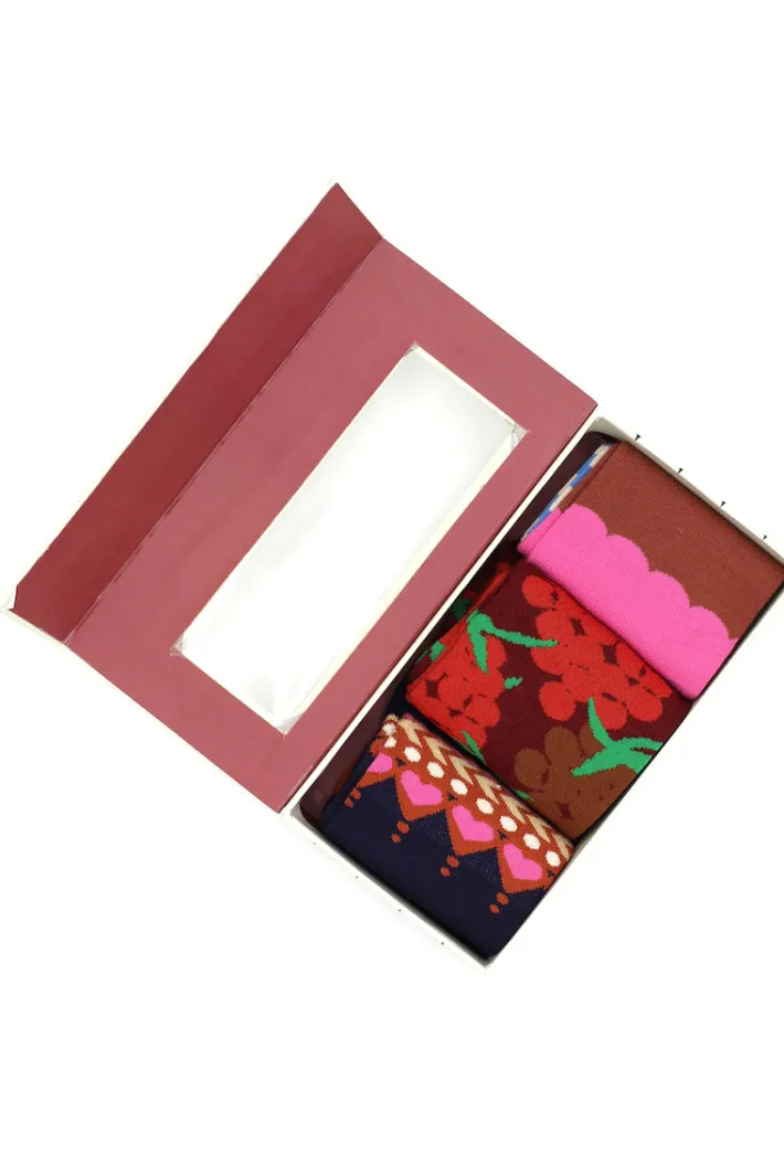 danewalk_with_me_socks__b_1-2.webp Danewalk with me Socks - Box Loud and proud