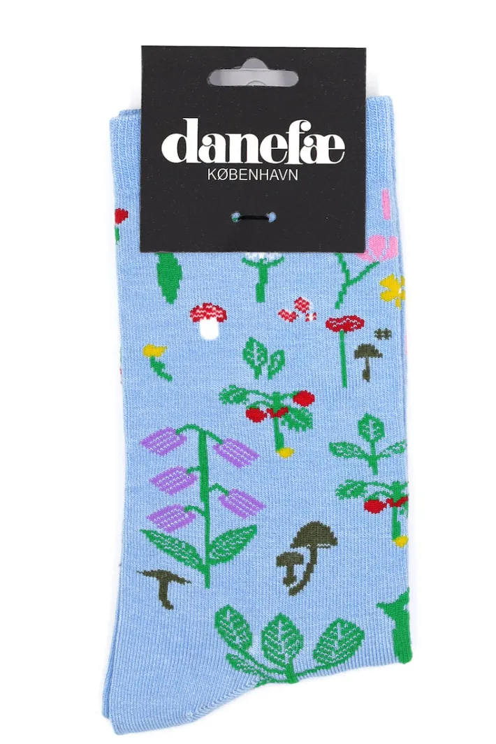 danewalk_with_me_socks_li_1.webp Danewalk with me Socks Light Blue BOTANICAL