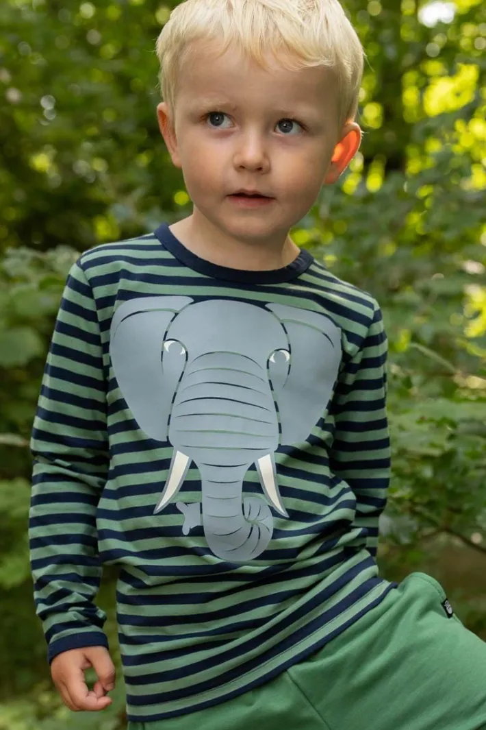 dyrroar_t_aopstrib_dark_n_0.webp Dyrroar T AOP/STRIB Dark Navy/Grey Moss ELEFANT