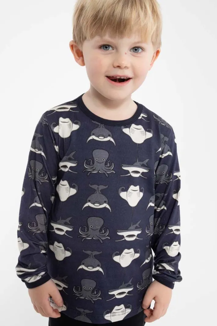 dyrroar_t_aopstrib_grey_m_1-1.webp Dyrroar T AOP/STRIB Grey Marine MARINELIV