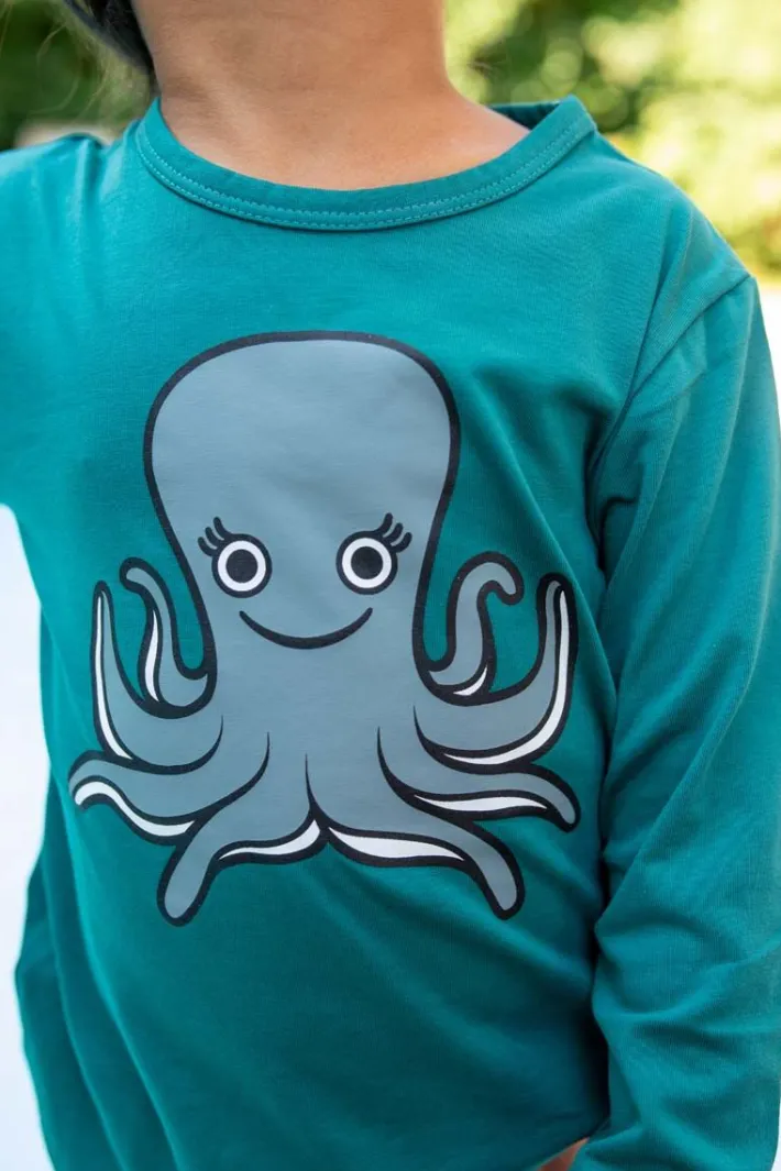 dyrroar_t_dark_duck_blaek_1.webp Dyrroar T Dark Duck BLAEKSPRUTTE