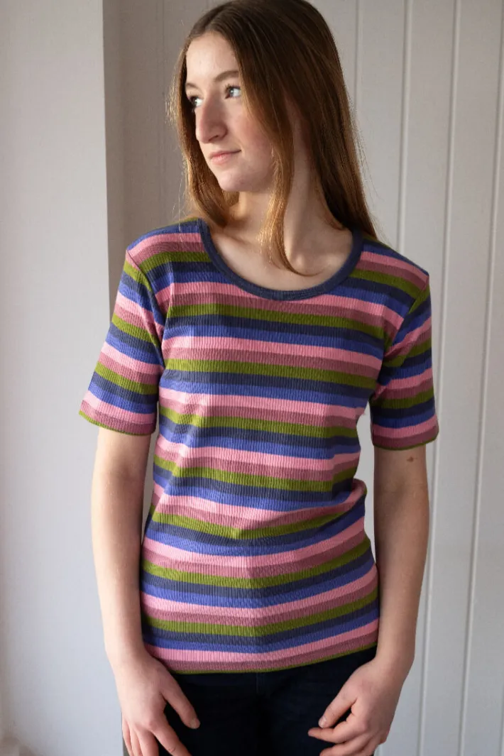 ess__danefriend_tee_atlas_0.webp ESS - Danefriend Tee Atlas