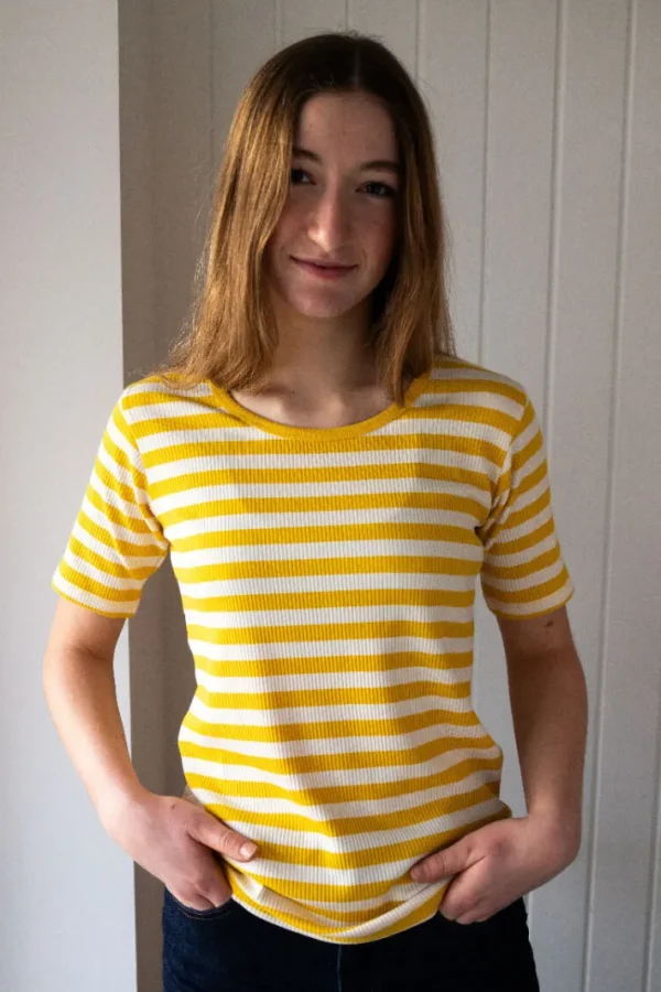 ESS - Danefriend Tee Faded Yellow/Chalk