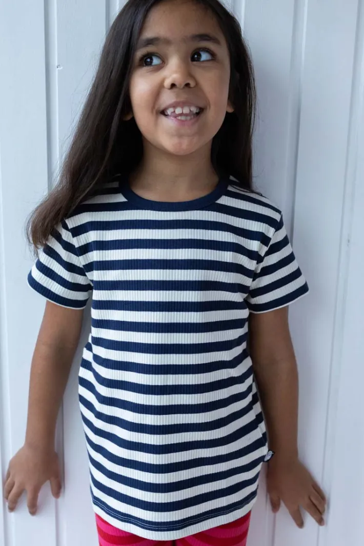 ess__danesoda_tee_dk_navy_0.webp ESS - Danesoda Tee Dk Navy/Chalk