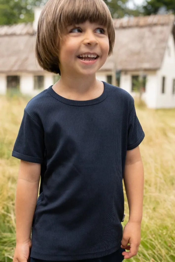 ess__danesoda_tee_dk_navy_1-2.webp ESS - Danesoda Tee Dk Navy