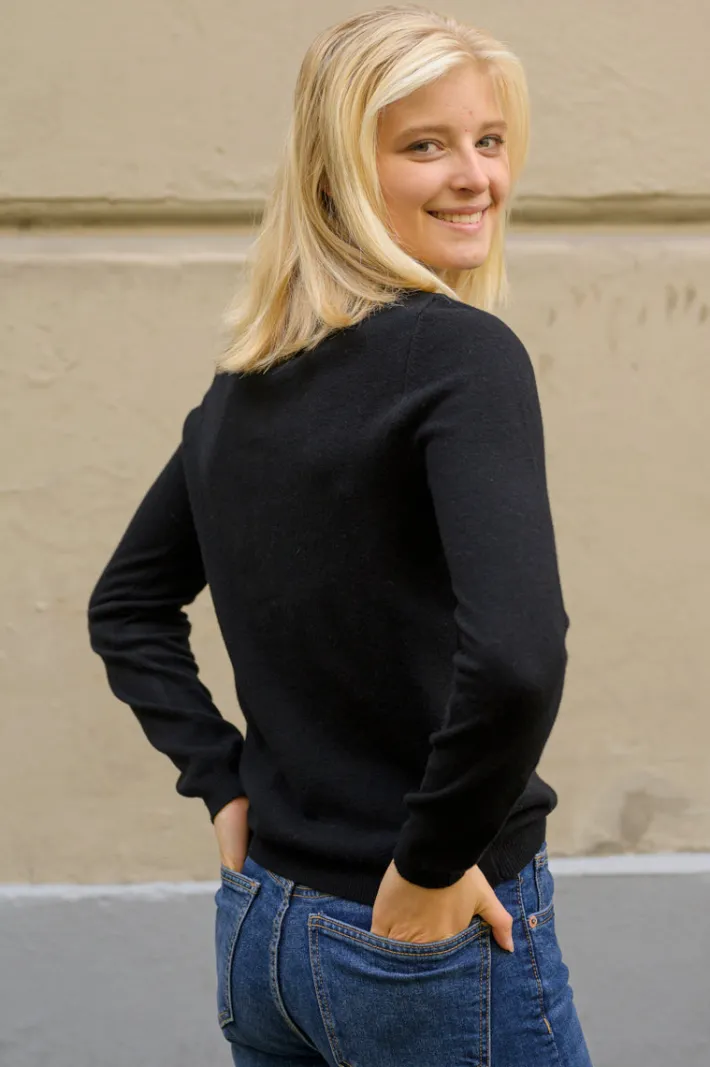 ess__forget_me_not_merino_1-3.webp ESS - Forget me not Merino Cardigan Black