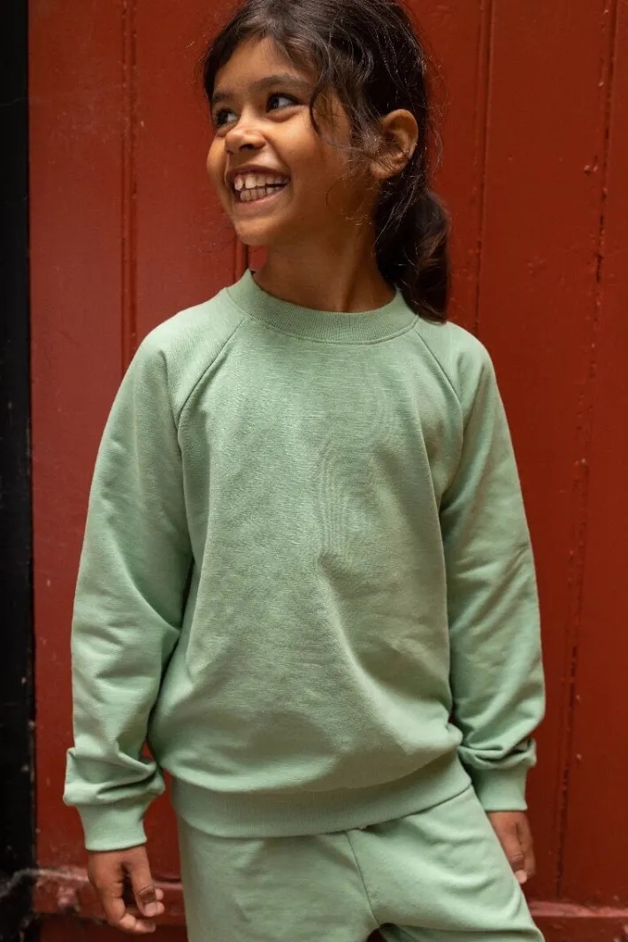 ess__organic_danemineral__3-3.webp ESS - ORGANIC Danemineral Sweater Dry Sage