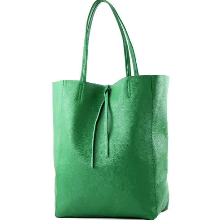 leather_shoulder_bag_emer_0.webp Leather Shoulder Bag Emerald Green
