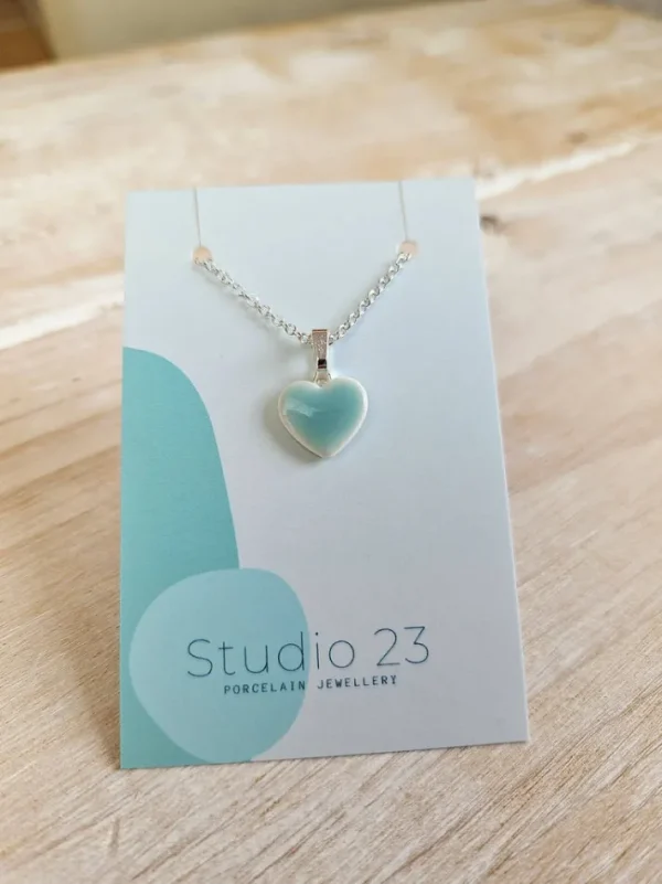 Studio 23 Heart Pendant Burgundy/Navy
