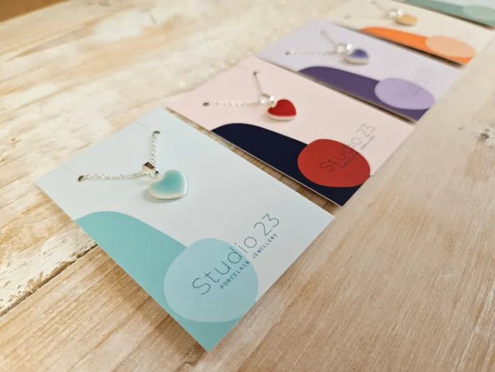 studio__heart_pendant_pin_1.webp Studio 23 Heart Pendant Pink