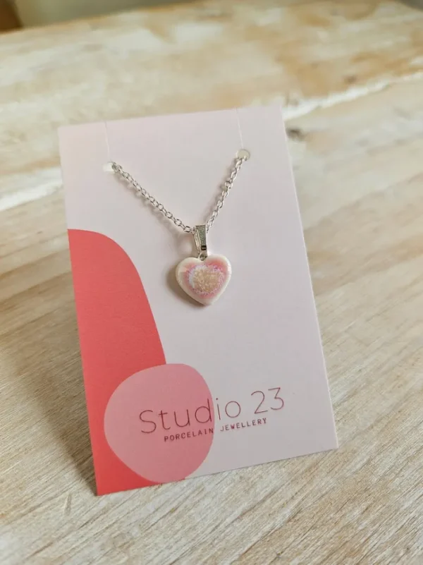 Studio 23 Heart Pendant Raspberry