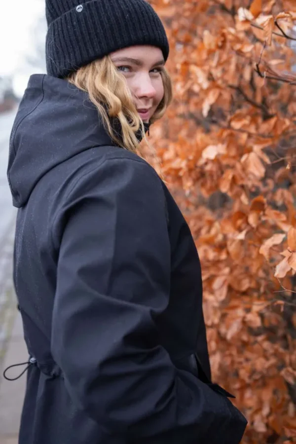 The Danedogwalker Raincoat Black